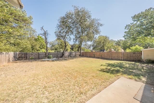 Building Photo - 1009 S Waco St