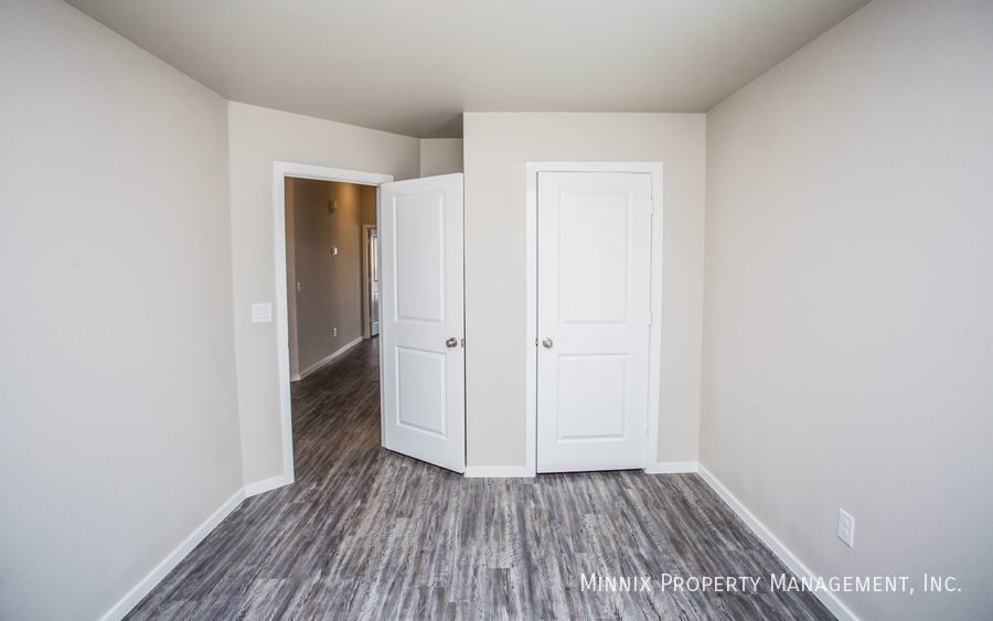 Building Photo - 1924 Langford Ave