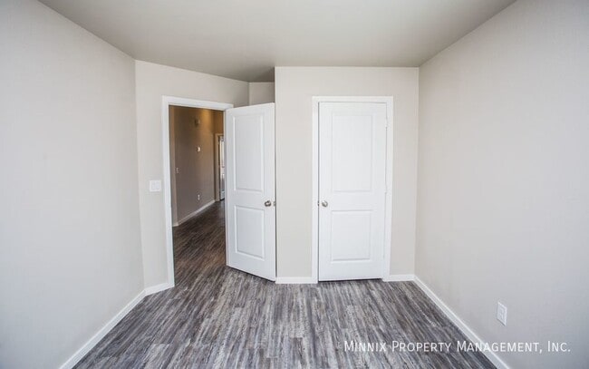 Building Photo - 1924 Langford Ave