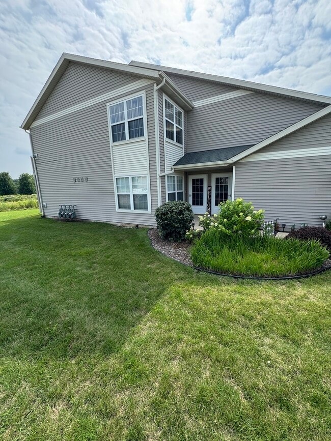 Building Photo - 921 Kelly Ln