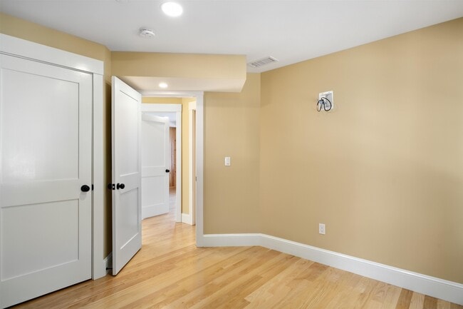 Building Photo - 8 Water St