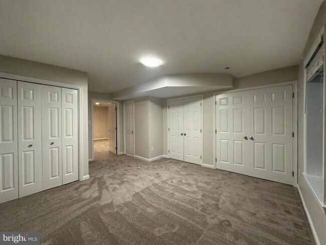 Building Photo - 2120 N Tazewell Ct