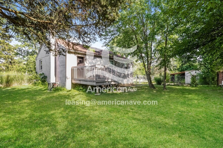 Building Photo - 9448 Beech Dr