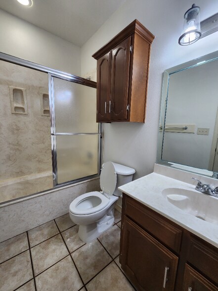Building Photo - 603 Buena Vista Dr