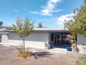 Building Photo - 1408 W Becker Ln