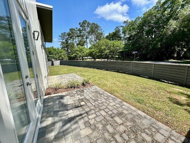 Building Photo - 2279 Lake Hall Rd