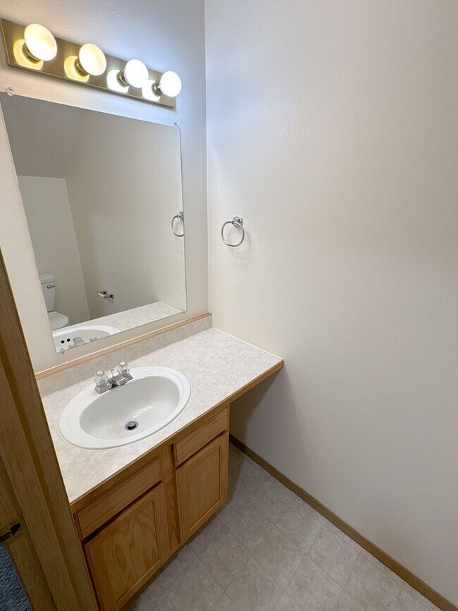Building Photo - 5511 Glenridge Wy