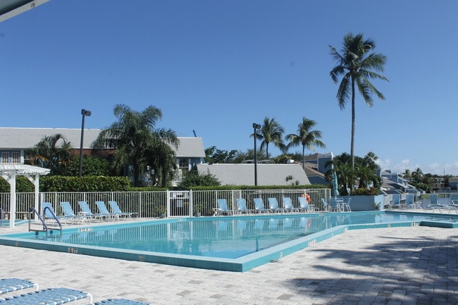Building Photo - 1522 Ocean Dunes Cir