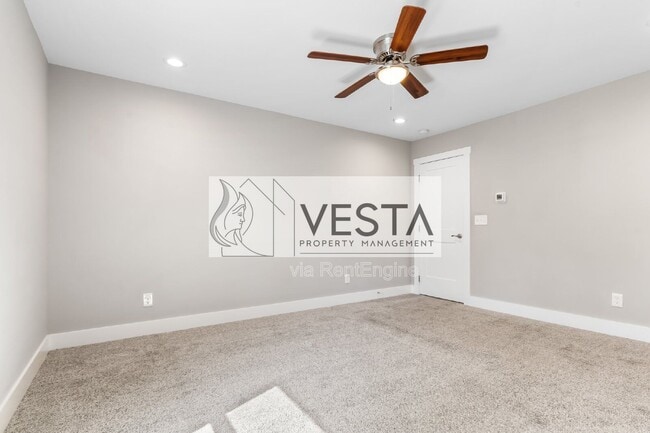 Building Photo - 12 Riddle Rd