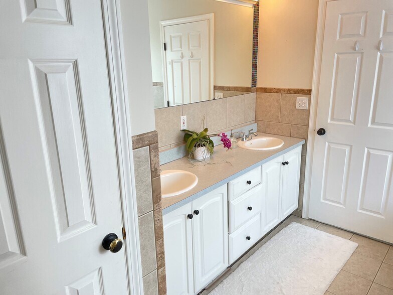 Master Bath - 5 Jenny Rdg