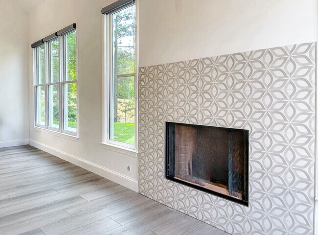 Building Photo - Newer Construction Farmhouse Style Home!