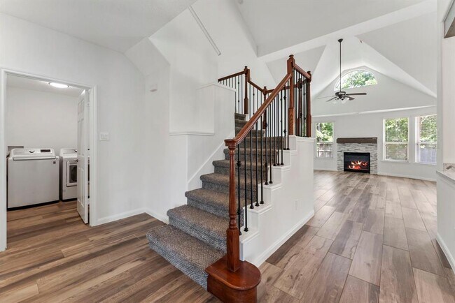 Building Photo - 2 Granite Path Pl