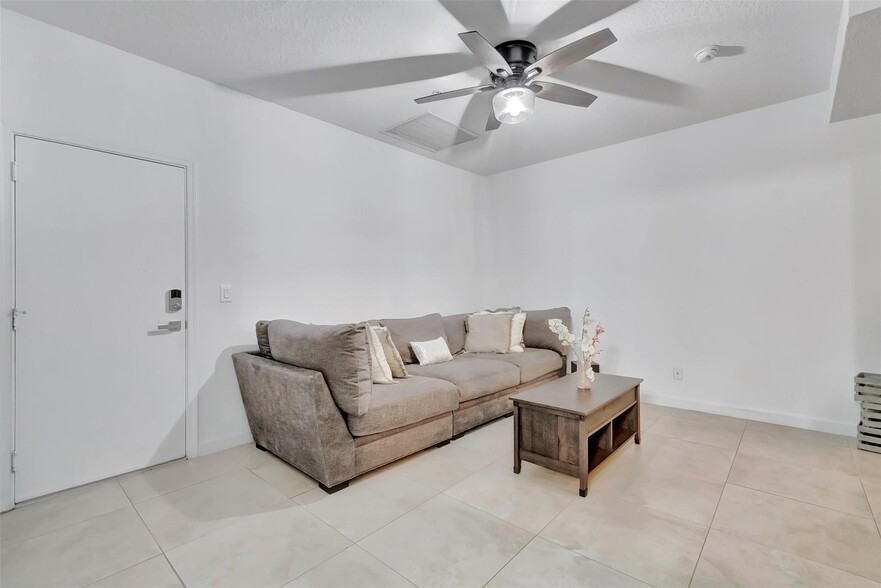 Building Photo - 1703 Coastal Bay Blvd