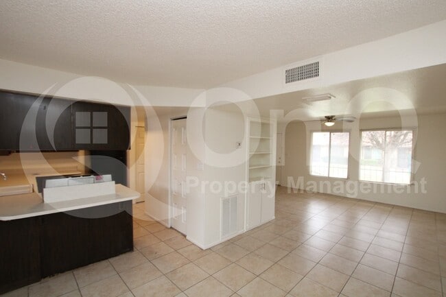 Building Photo - 6134 N 30th Ave