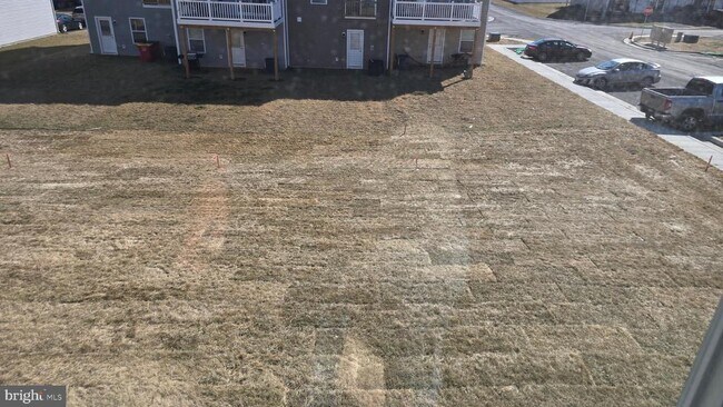 Building Photo - 66 Trotting Rd