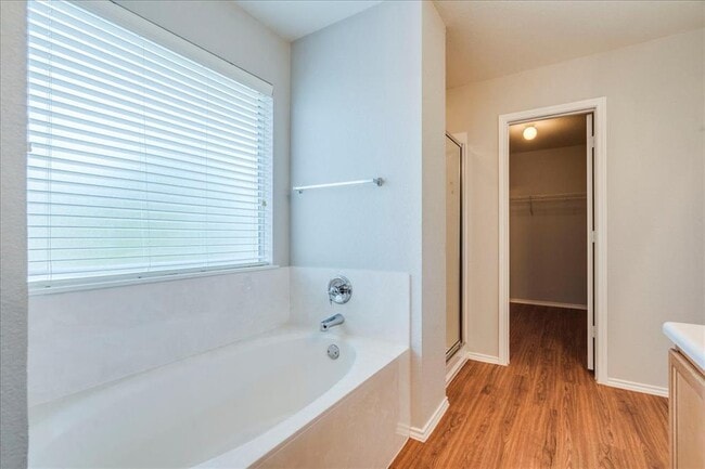 Building Photo - 1507 Davis Mountain Loop