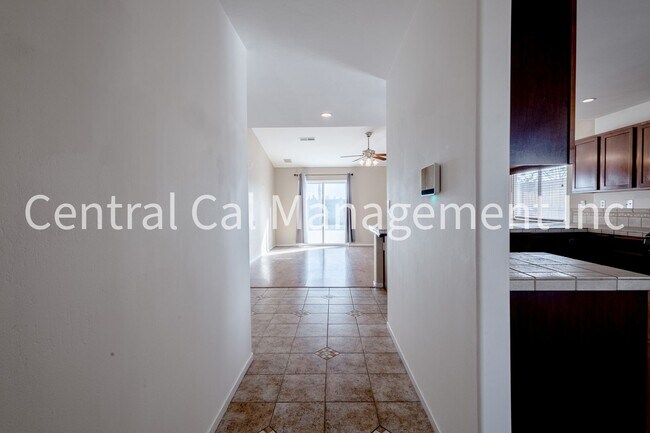 Building Photo - 3 Bedroom/2 Bath with Pool in the Southwest - $2295 Per Month!