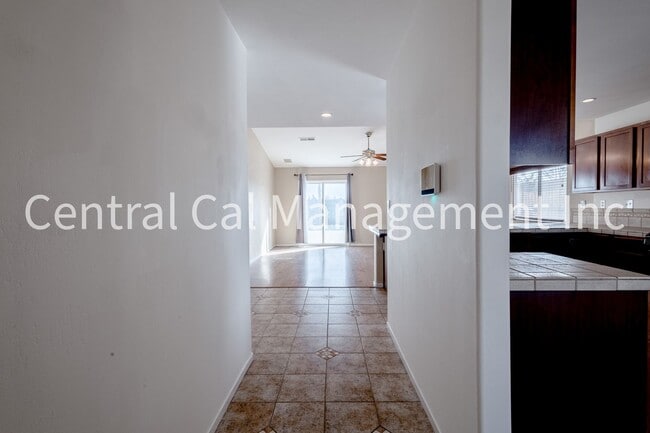 Building Photo - 3 Bedroom/2 Bath with Pool in the Southwest - $2395 Per Month!