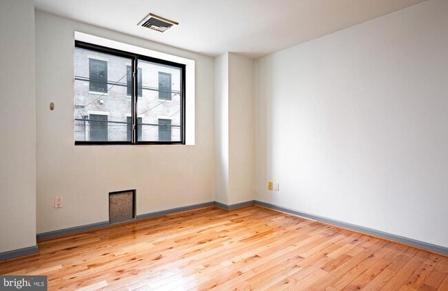 Building Photo - 763 S 8th St