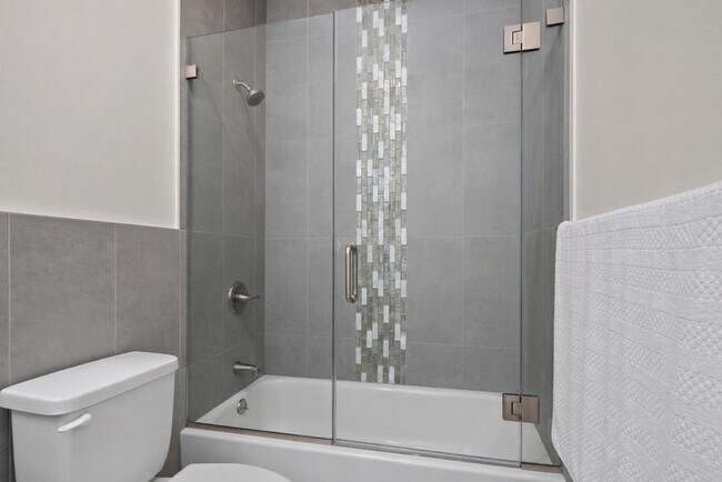 Building Photo - 4805 Aschoff Pl