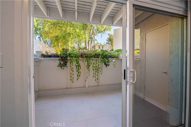 Building Photo - 28947 Thousand Oaks Blvd