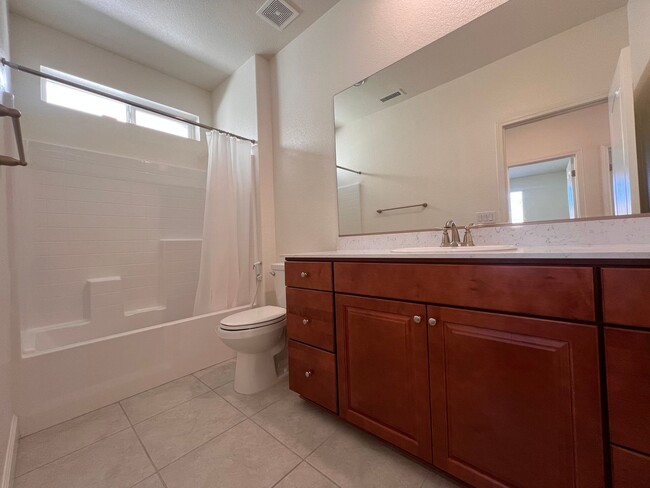 Building Photo - **MOVE-IN SPECIAL $500 OFF 1st Month** Lar...