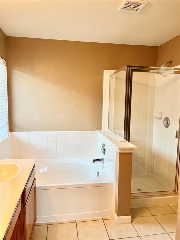 Building Photo - 2409 Romeo Dr