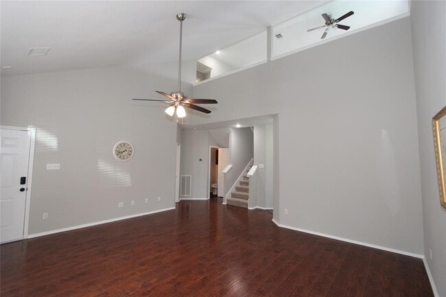 Building Photo - 316 Bandstand Ln