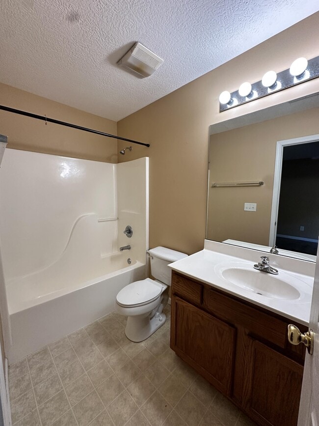 Building Photo - 1627 Maple View Way