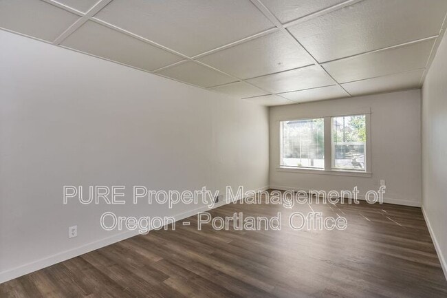 Building Photo - 4632 SE 122nd Ave