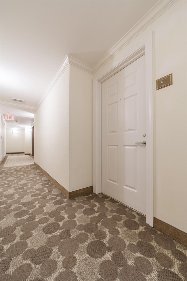 Building Photo - 16699 Collins Ave