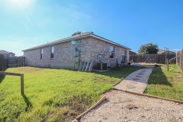 Building Photo - 10815 Shaenfield Ct