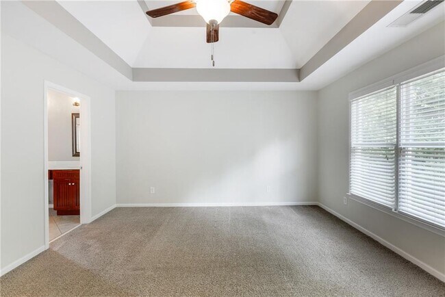 Building Photo - 51 Pine Way