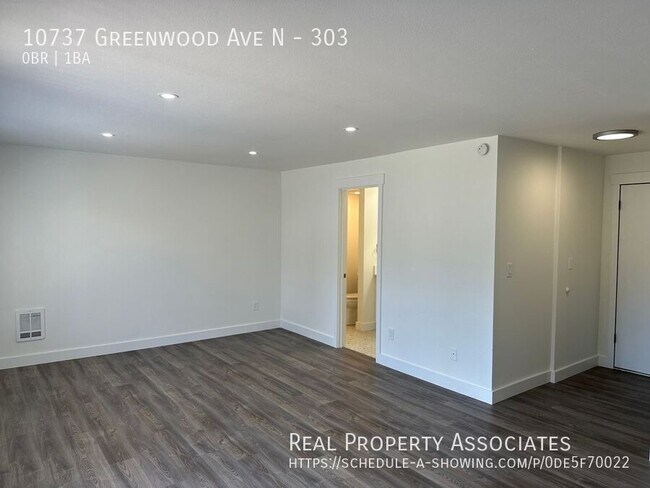 Building Photo - 10737 Greenwood Ave N