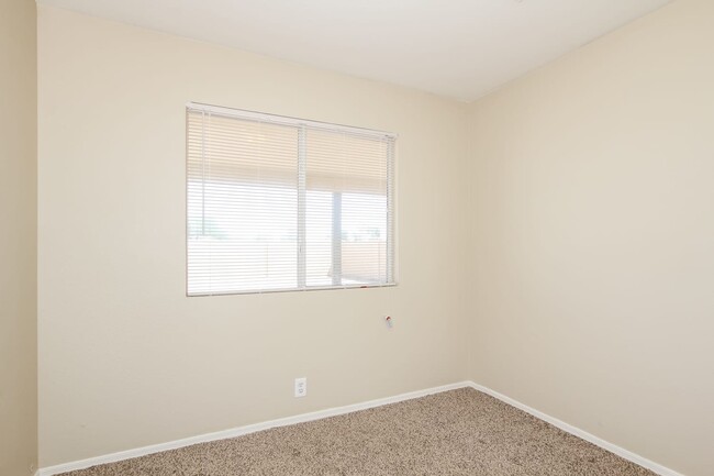 Building Photo - 2031 N 83rd Dr