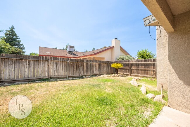 Building Photo - Fresno North West Fig Garden Loop Home, 3B...