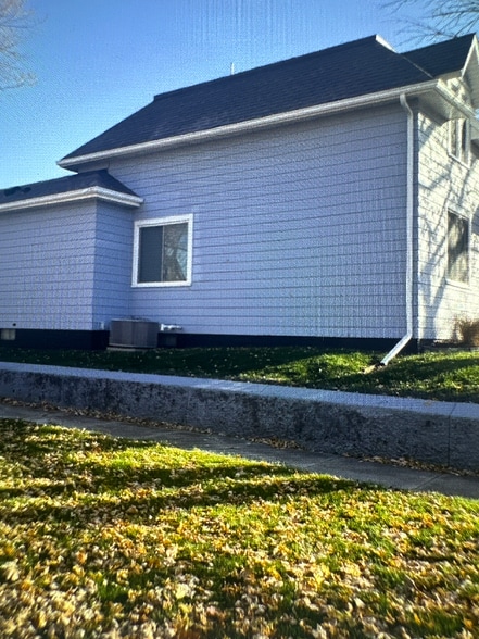 Building Photo - 1428 Story St