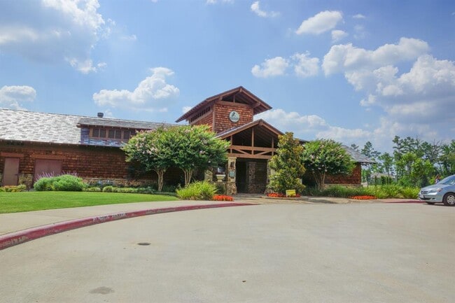 Building Photo - 103 Aventura Pl