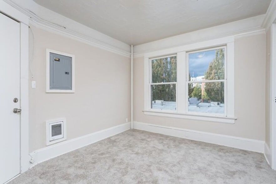 Interior Photo - Doricourt Apartments -- Historic SW Downtown