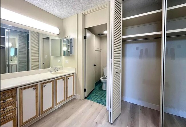 Building Photo - ? Amazing Waikiki 2-Bedroom, 2-Bath Oasis ...