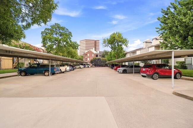 Building Photo - 2425 Augusta Dr