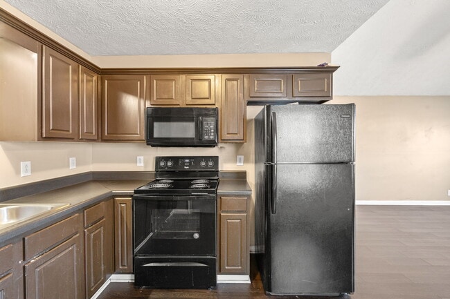 Building Photo - 1576 Chariot Dr
