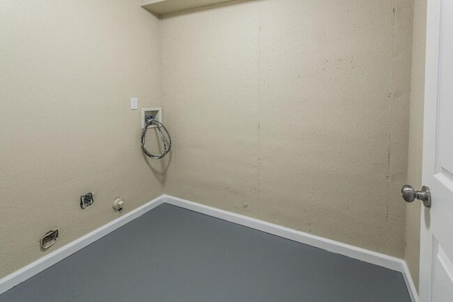 Building Photo - 2362 Calcite St