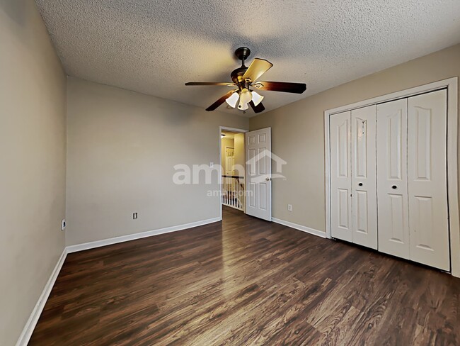 Building Photo - 6110 Goldenfield Dr