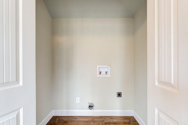 Building Photo - 2704 Canton Ave