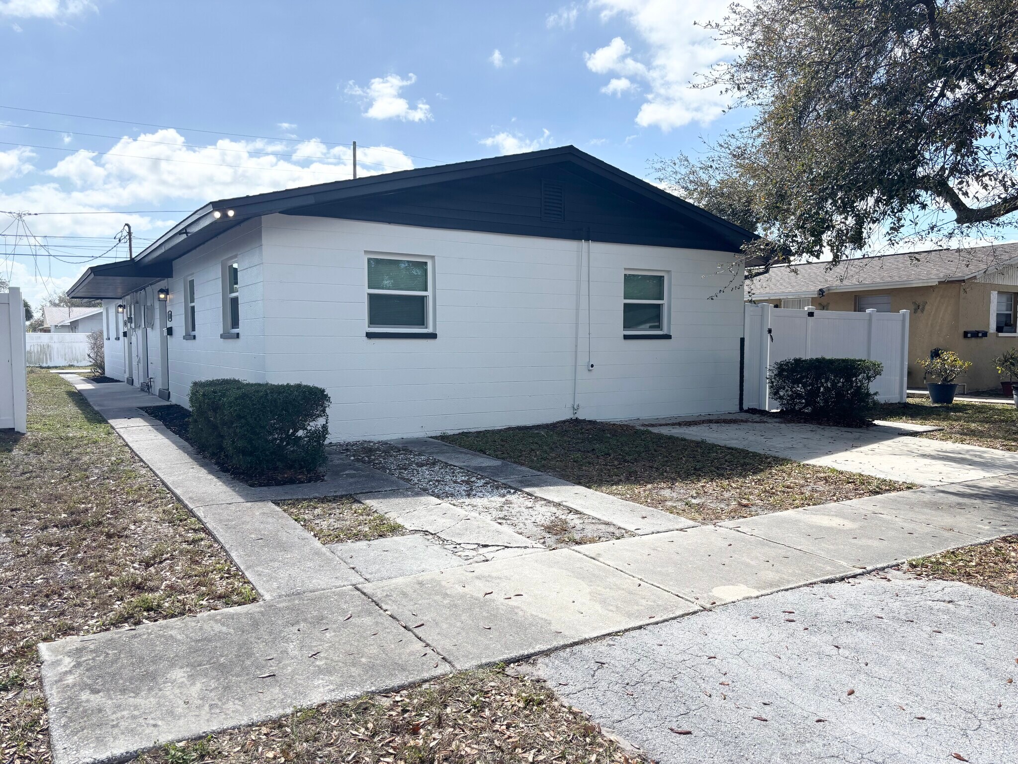 Building Photo - 510 91st Ave N