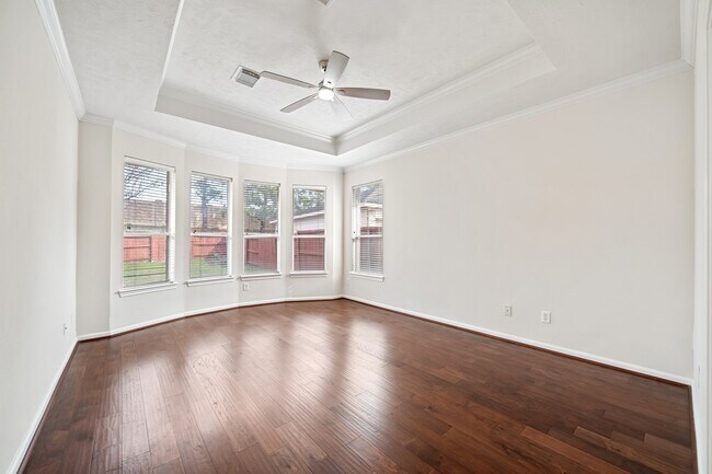 Building Photo - 6214 Laguna Del Rey Dr