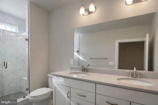 Building Photo - 301 Willis St