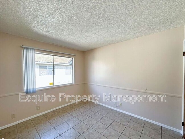 Building Photo - 122 E Ventura St