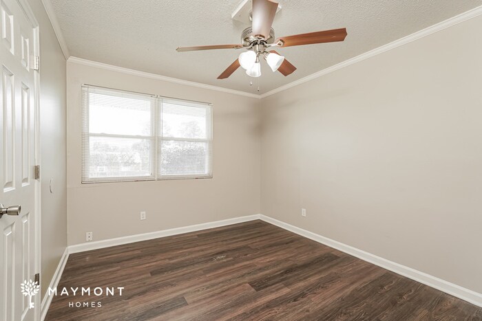 Building Photo - 2391 Richwood Dr